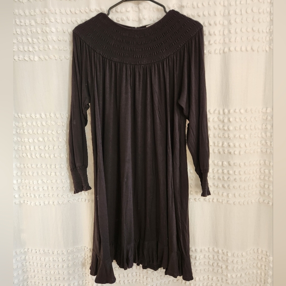 Black rutched top long sleeved dress from the Loft, size medium in petite - Picture 1 of 2